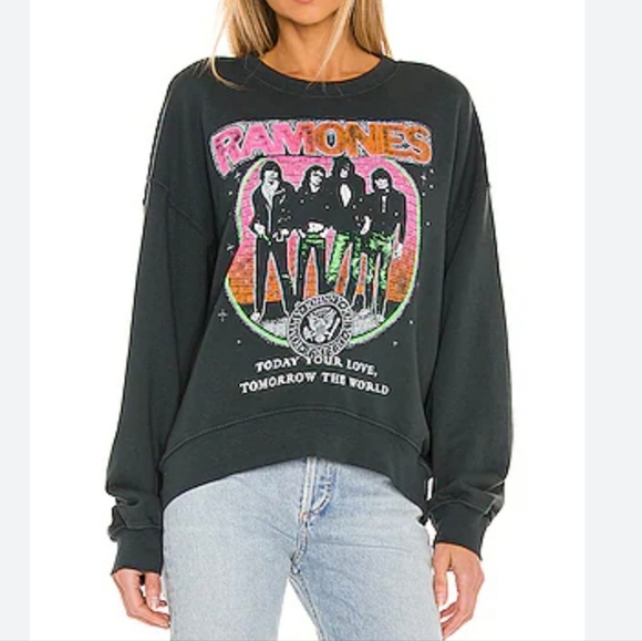 Daydreamer Tops - Daydreamer XS Ramones Oversized Vintage Black Crew-Neck Long-Sleeve Sweatshirt